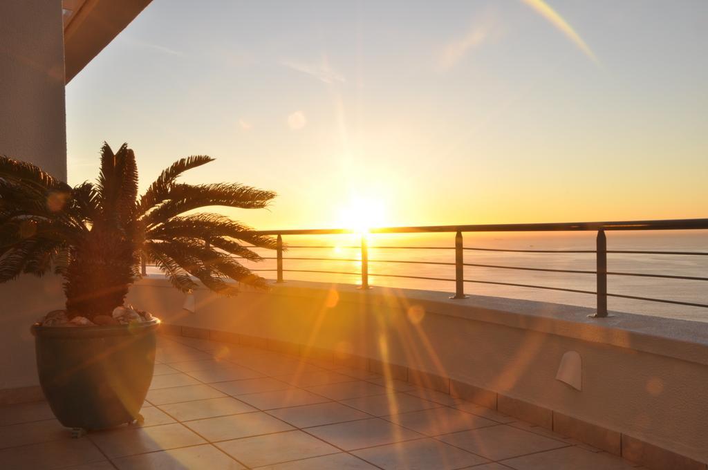 Bay Reflections Camps Bay Luxury Serviced Apartments Kaapstad Kamer foto