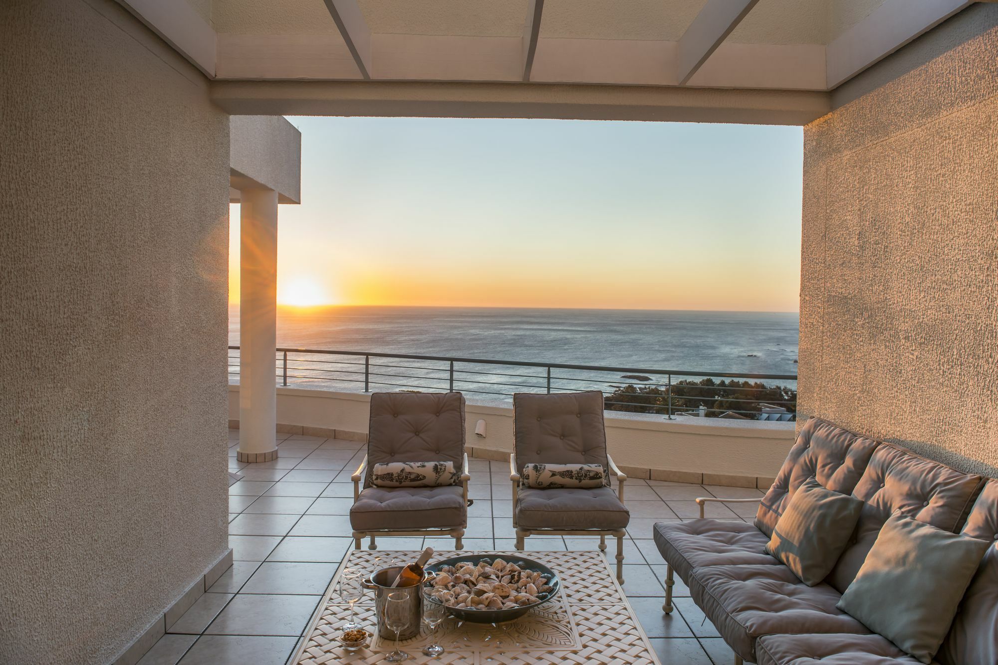 Bay Reflections Camps Bay Luxury Serviced Apartments Kaapstad Buitenkant foto