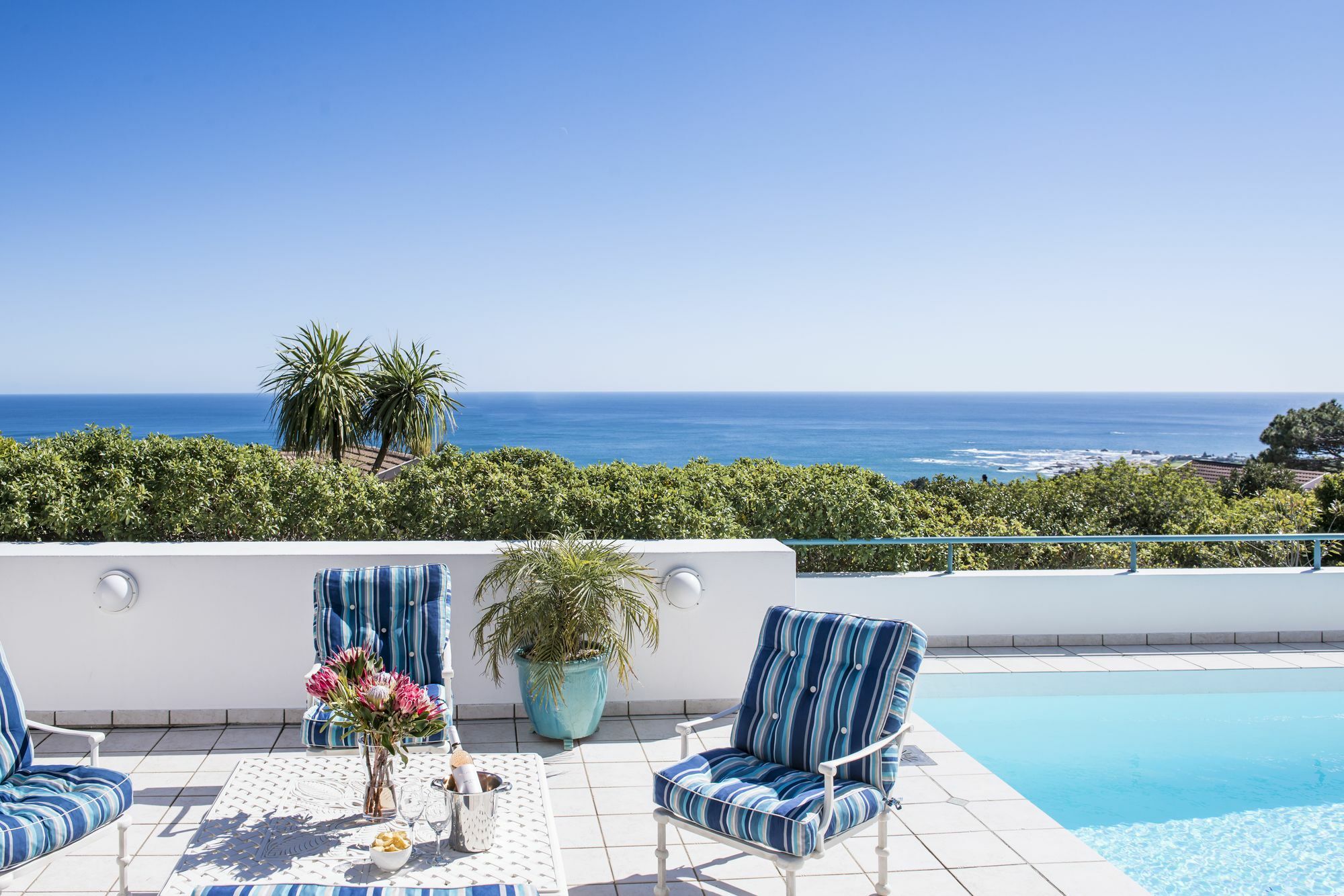 Bay Reflections Camps Bay Luxury Serviced Apartments Kaapstad Buitenkant foto